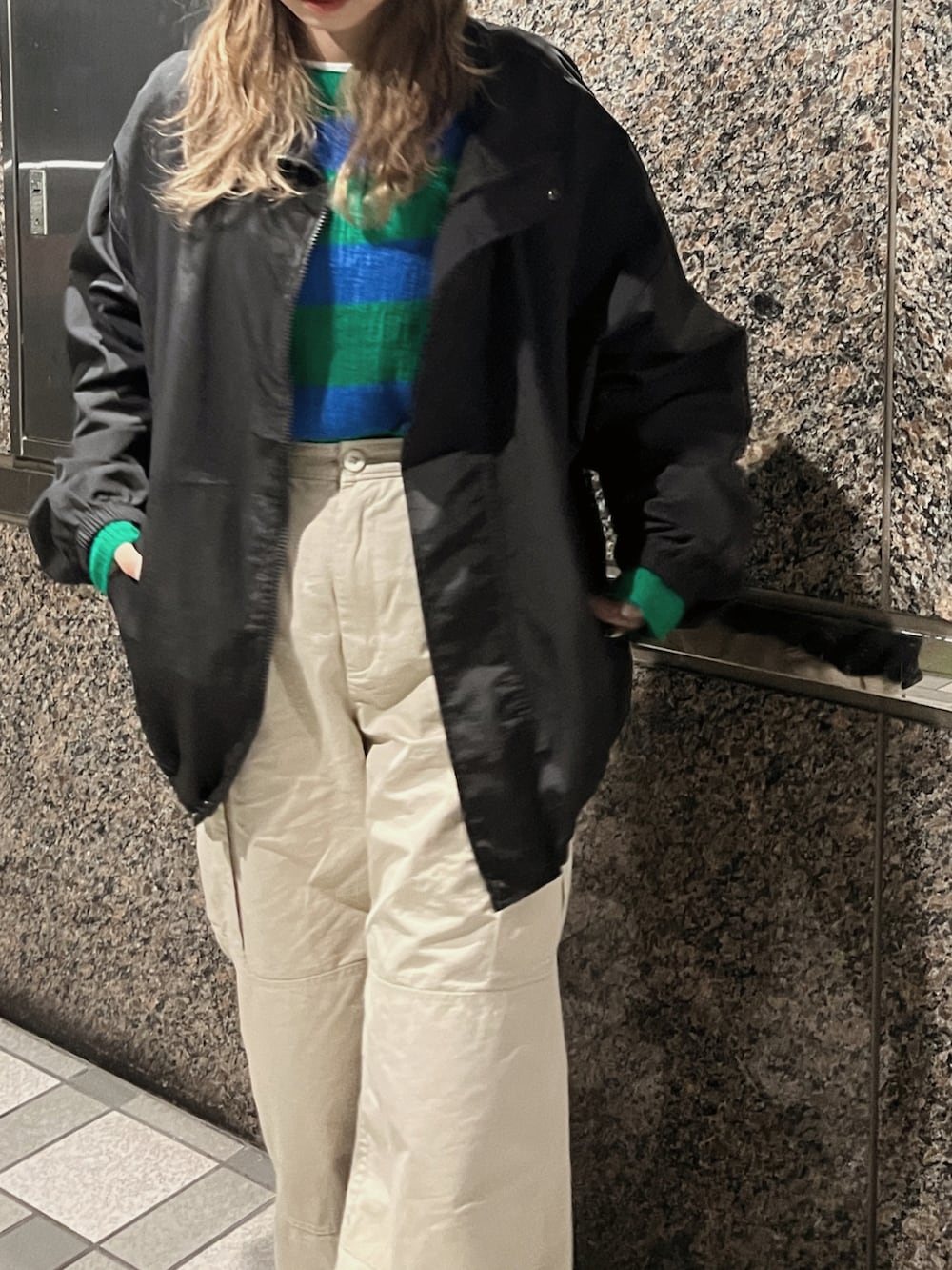 「秋服コーデ、韓国ファッション、プチプラ、flugge、カーゴパンツ、ミリタリージャケット、Dr.Martens、ブーツイン、wooalong、キャップ、今日のコーデ、#秋コーデ、秋冬コーデ」｜「WOOALONGの『WOOALONG/ウアロン』Signature Ball Cap Small Logo/シグネチャースモールロゴボールキャップ（キャップ、ブラック系）」を使った、Nanamiさん（レディース・156cm）の秋コーディネートの3枚目の写真
