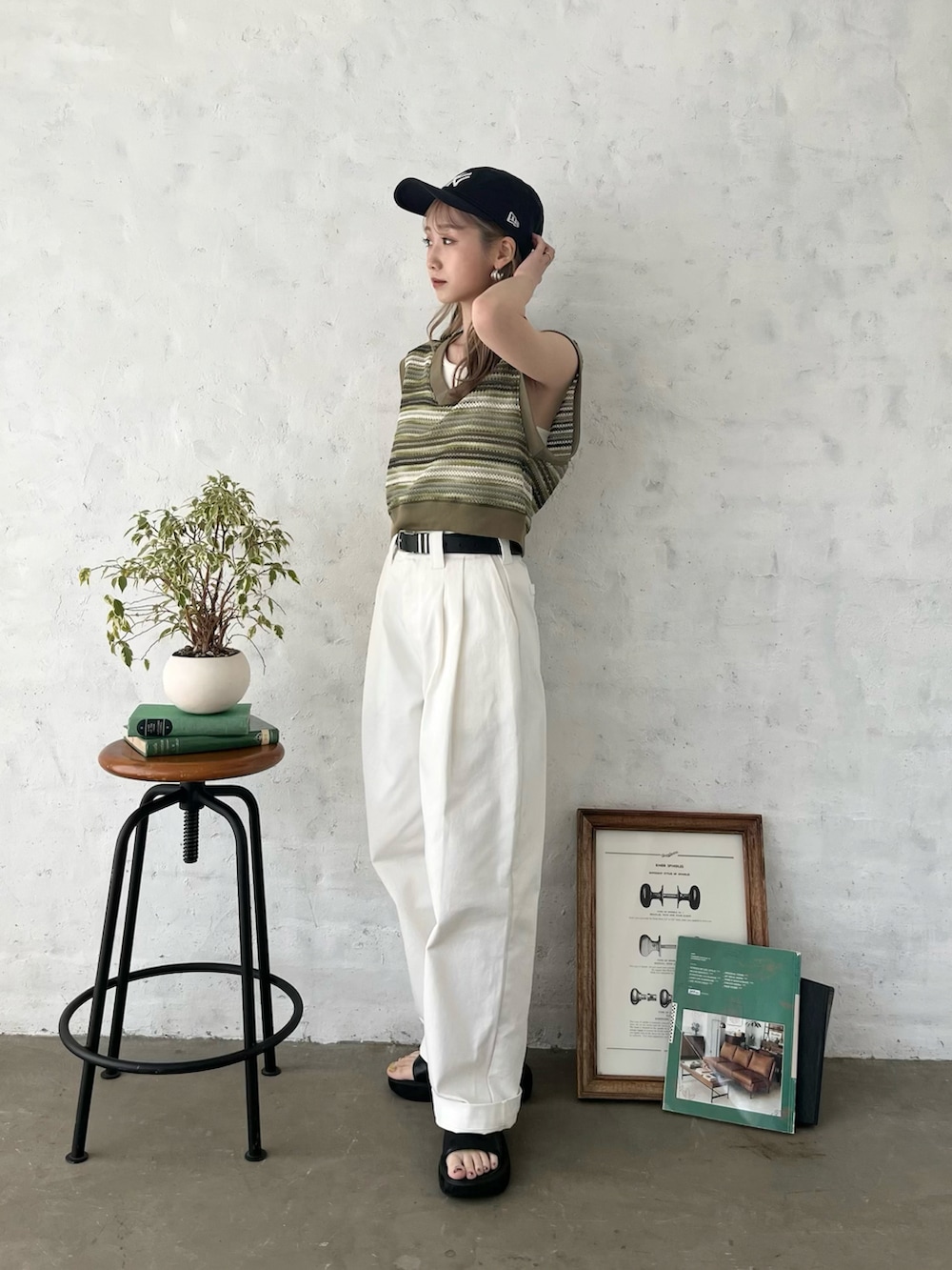 「このスタイルがお気に入り、今日のコスメと服、ボーダー、お出かけコーデ、キャップ、夏コーデ、休日スタイル、プチプラ、flugge、夏、オトナカジュアル」｜「FluggeのHW tuck chino PT/ハイウエストタックチノパンツ（チノパンツ、ホワイト系）」を使った、Nanamiさん（レディース・156cm）の夏コーディネートの3枚目の写真