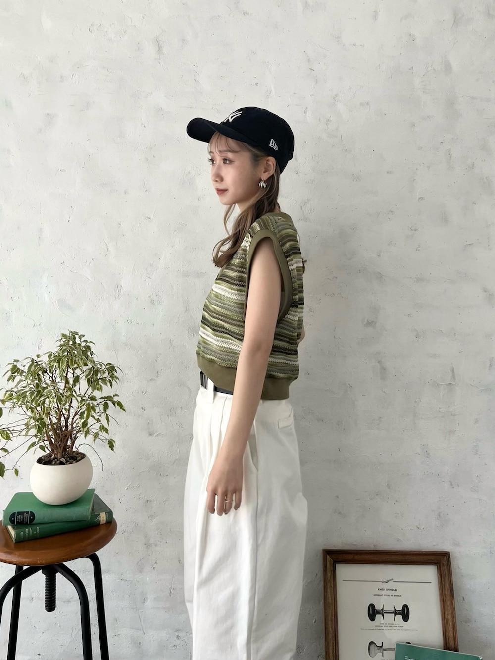 「このスタイルがお気に入り、今日のコスメと服、ボーダー、お出かけコーデ、キャップ、夏コーデ、休日スタイル、プチプラ、flugge、夏、オトナカジュアル」｜「FluggeのHW tuck chino PT/ハイウエストタックチノパンツ（チノパンツ、ホワイト系）」を使った、Nanamiさん（レディース・156cm）の夏コーディネートの4枚目の写真