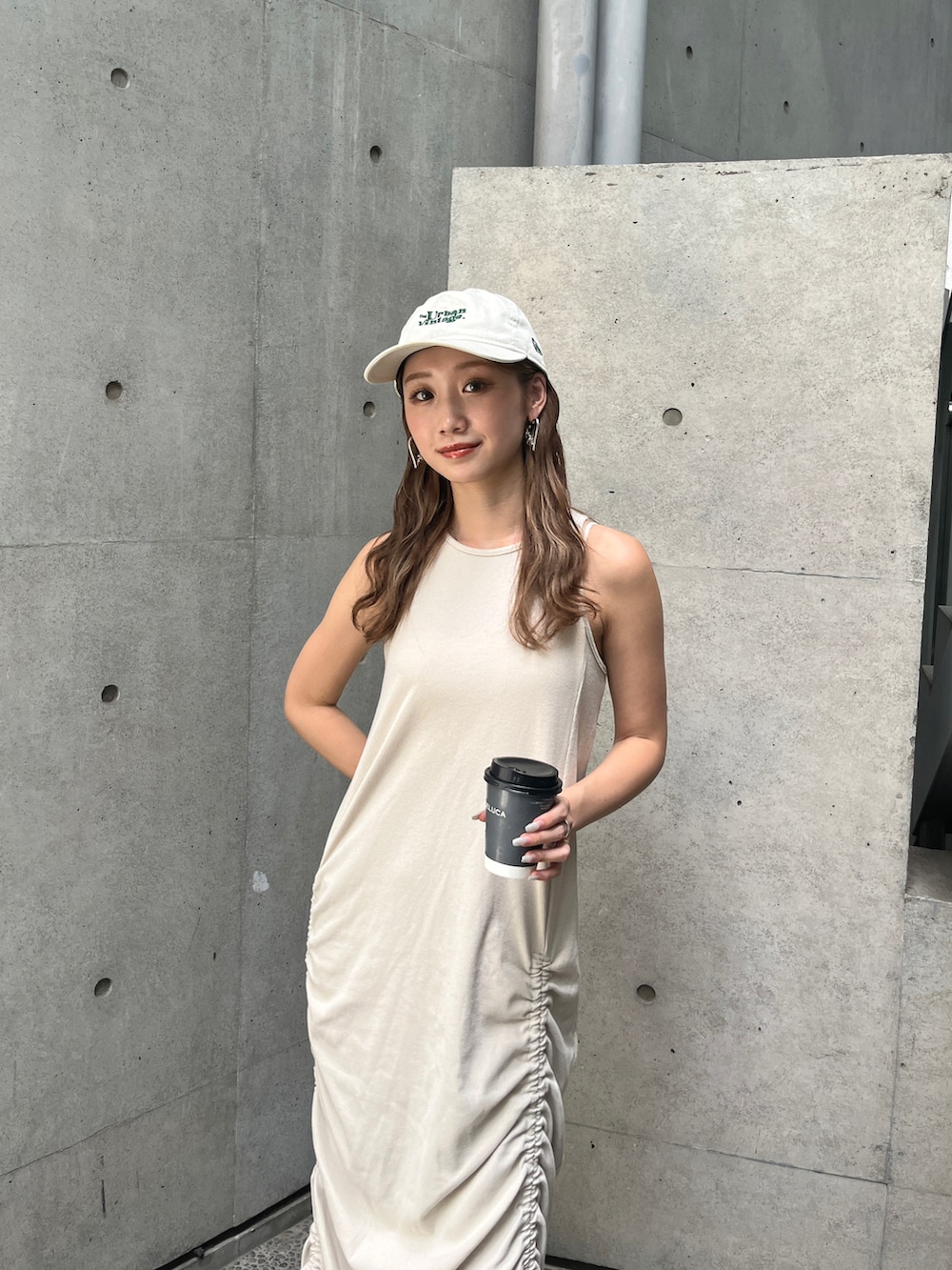 「アツいコーデ全部見せ、スポーツミックス、プチプラ、夏コーデ」｜「Fluggeのteleco drawstring OP/テレコドローストリングワンピース（ワンピース、ホワイト系）」を使った、Nanamiさん（レディース・156cm）の夏コーディネートの2枚目の写真