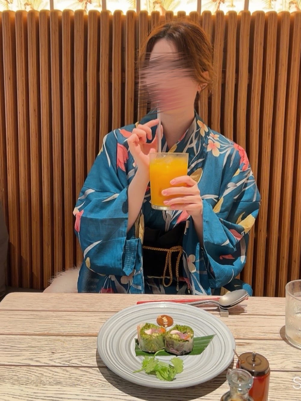 「浴衣、浴衣女子、ゆかたヘアアレンジ、花柄、ブルー、休日スタイル、夏コーデ、浴衣ヘア」｜「asakaのアイテム（浴衣、ブルー系）」を使った、nanaさん（レディース・155cm）の秋コーディネートの2枚目の写真