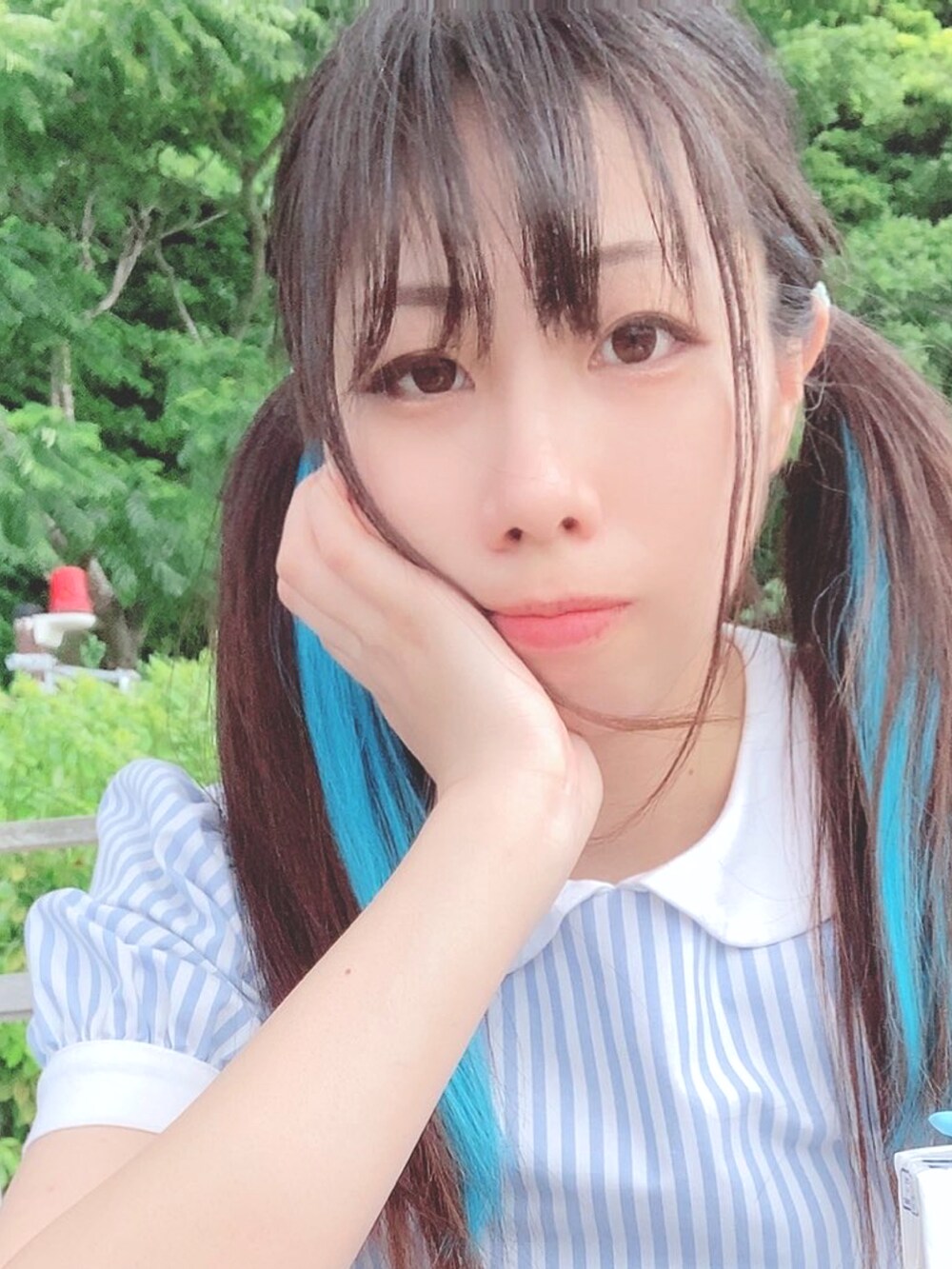 「初夏コーデ、休日コーデ、大人ガーリー、ガーリーカジュアル、カジュアルガーリー、ワンピースコーデ、大人かわいい、ブルベ夏、骨格ナチュラル、ラクチンコーデ、ベレー帽、ツインテール、なくしもの」｜「ハヤカワ五味のあの子のワンピース（ワンピース、ブルー系）」を使った、pickaliceさん（レディース・158cm）の夏コーディネートの2枚目の写真