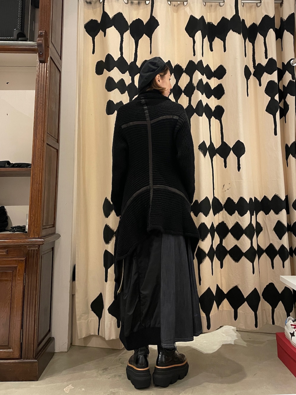 「オトナカジュアル、モヘアカーディガン、秋カラー、大人可愛い、秋服準備はじめました、ROYAL FLASH、UN3D.、KMRii」｜「KMRiiのアイテム（カーディガン/ボレロ、ブラック系）」を使った、kazuyoさん（レディース・165cm）の秋コーディネートの5枚目の写真