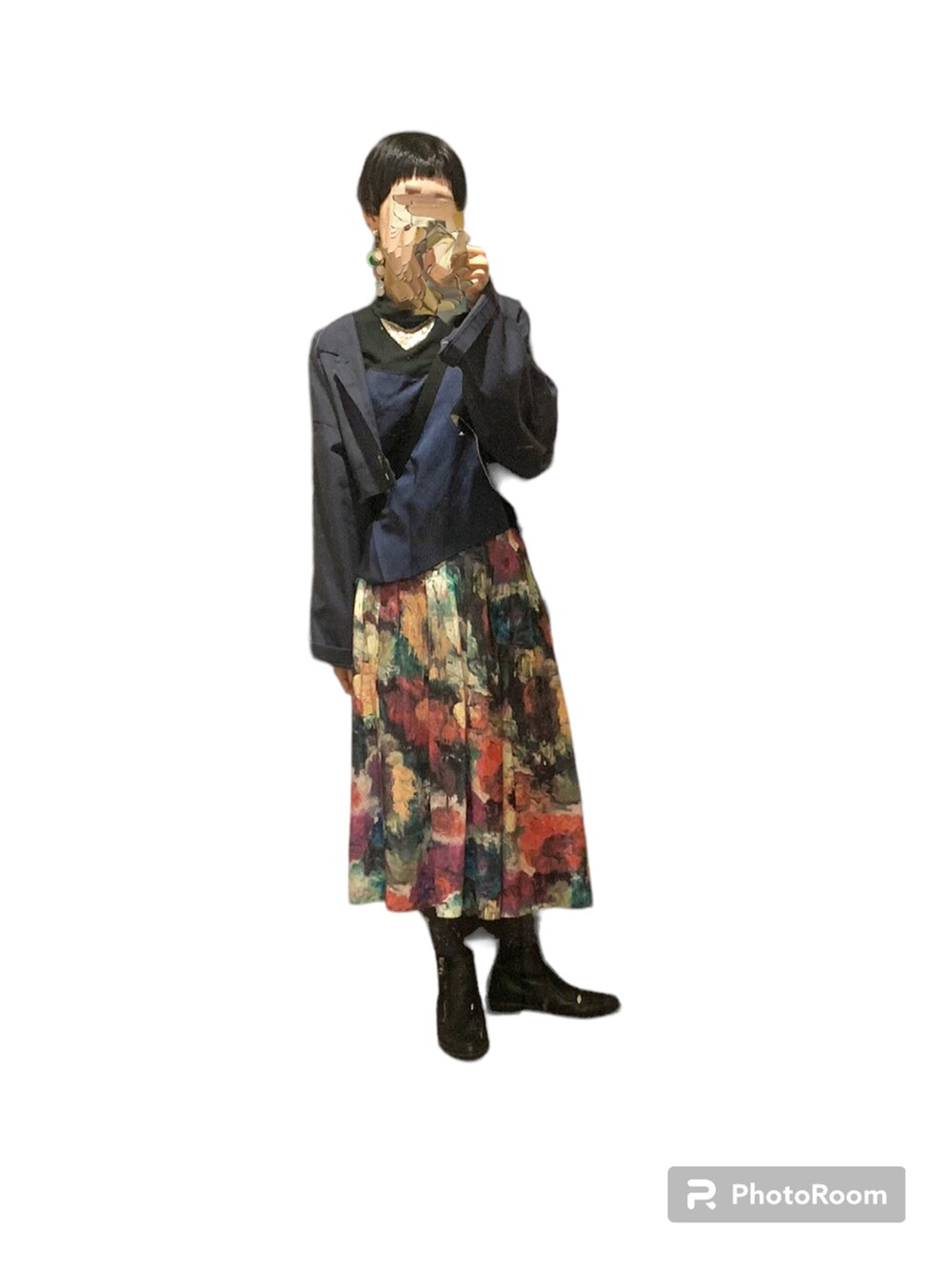 ブラック系のシャツ/ブラウス、ブラック系のベスト、その他のその他パンツを着用したレディースの夏コーディネートの2枚目の写真