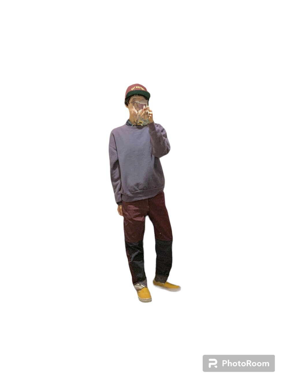 その他のパンツ、イエロー系のスニーカー、パープル系のスウェットを着用したレディースの秋コーディネートの2枚目の写真