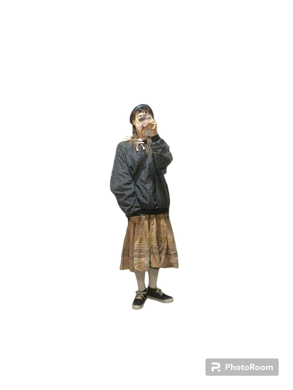 その他のトップス、ホワイト系のブルゾン、その他のスカートを着用したレディースの春コーディネートの2枚目の写真