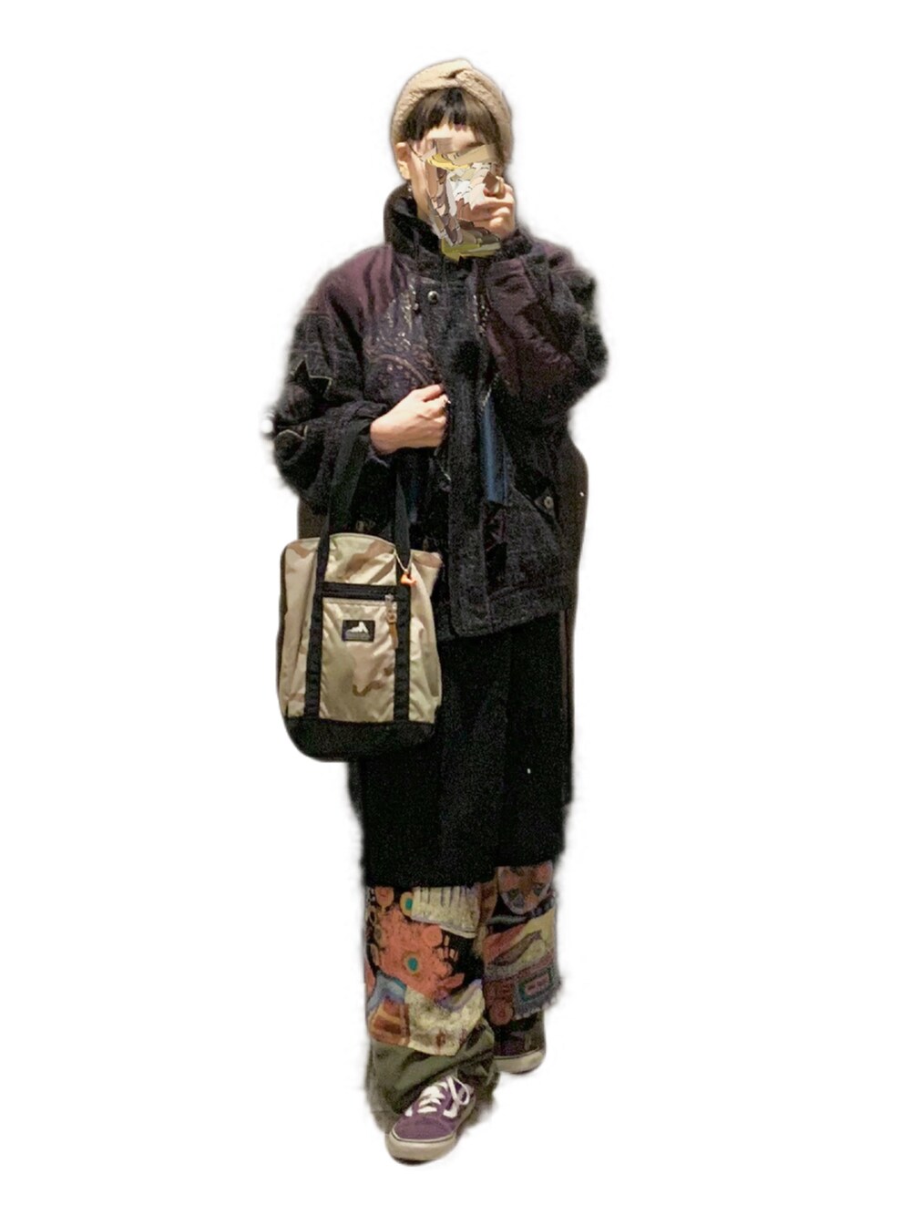 グレー系のベスト、ブルー系のワンピース/ドレス、その他のその他パンツを着用したレディースの冬コーディネートの2枚目の写真