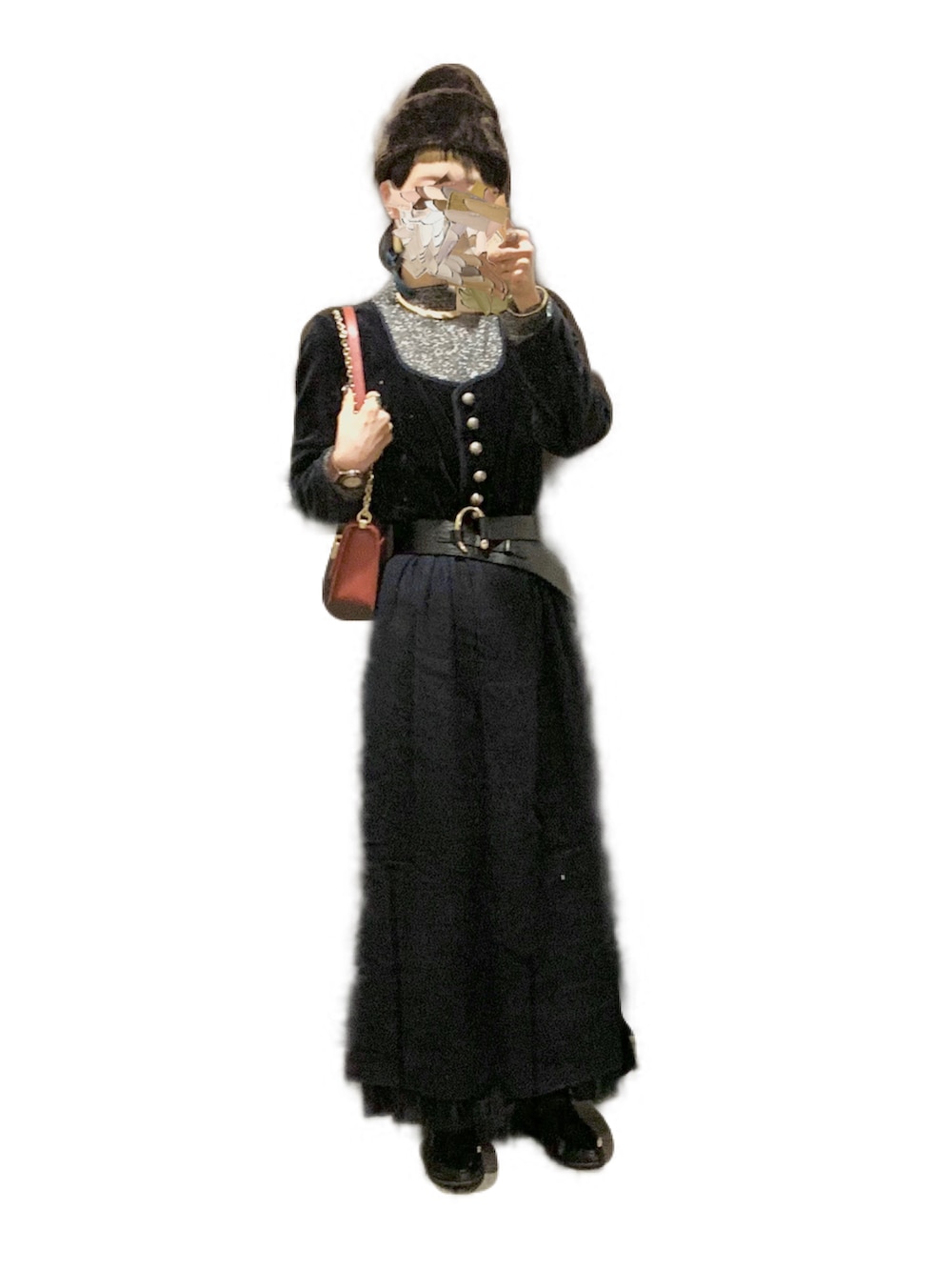 その他のピーコート、ブルー系のドレス、ブラック系のブーツを着用したレディースの冬コーディネートの2枚目の写真