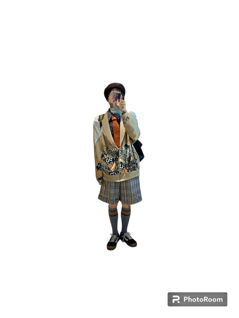 その他のその他パンツ、その他のジャケット/アウター、グレー系のシャツ/ブラウスを着用したレディースの秋コーディネートの2枚目の写真