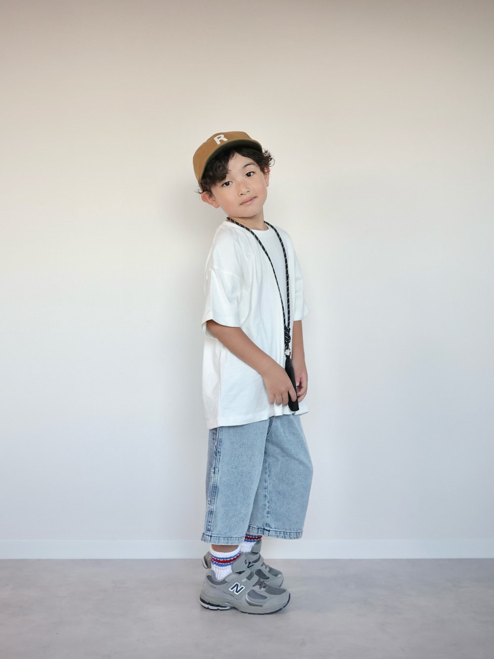 「Well-TailoredのWell-Tailored S.V CAP TYPE2（キャップ、イエロー系）」を使った、ORITSUさん（キッズ・120cm）の夏コーディネートの2枚目の写真