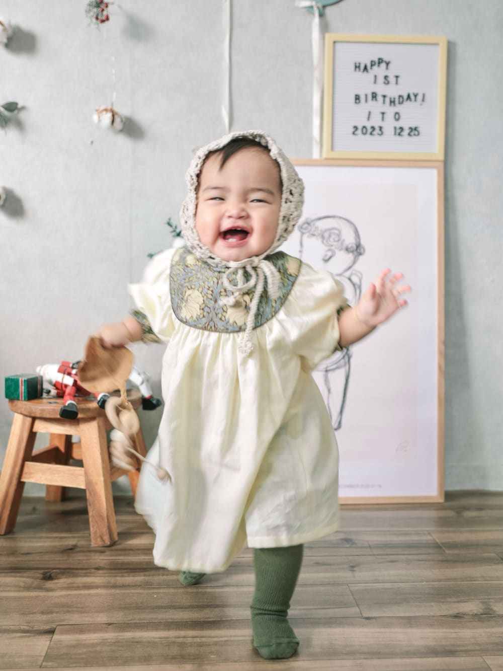 ホワイト系のワンピース/ドレス、その他のインテリア雑貨、その他のインテリア雑貨を着用したキッズの冬コーディネートの5枚目の写真