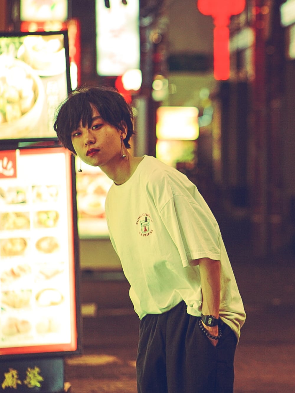 「エックスガール、モノトーン、メンズライク、ボーイッシュ、古着MIX」｜「VANSのVANS ヴァンズ OLD SKOOL オールドスクール VN0001R1GI6 (GUMSOLE)BLACK（スニーカー、ブラック系）」を使った、若 さん（レディース・160cm）の秋コーディネートの5枚目の写真