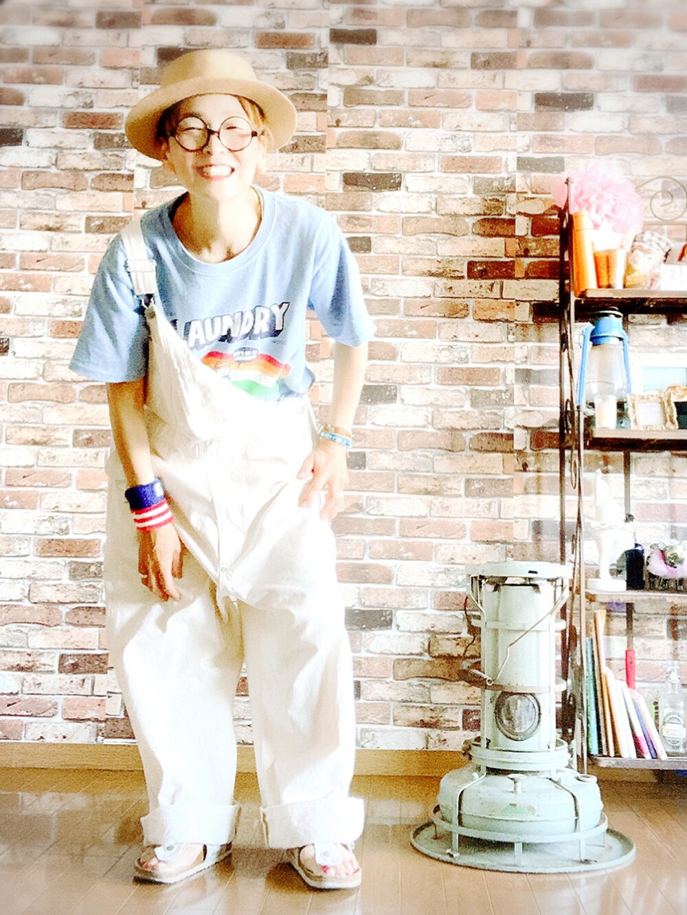 「夏のTシャツフェス、ビルケンシュトック、ランドリー、カンカン帽、RNA、GU、好きな服を着隊、我が道をゆく隊、ジェンダーレス部、WEAR昭和部、オバオル友の会、オーバーオールLOVEの会」｜「Laundryのアイテム（Tシャツ/カットソー、ブルー系）」を使った、ずんちゃ🌞さん（レディース・163cm）の夏コーディネートの2枚目の写真