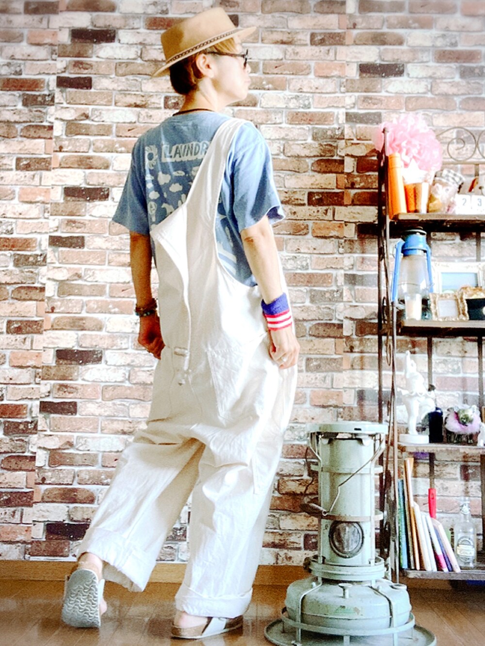 「夏のTシャツフェス、ビルケンシュトック、ランドリー、カンカン帽、RNA、GU、好きな服を着隊、我が道をゆく隊、ジェンダーレス部、WEAR昭和部、オバオル友の会、オーバーオールLOVEの会」｜「Laundryのアイテム（Tシャツ/カットソー、ブルー系）」を使った、ずんちゃ🌞さん（レディース・163cm）の夏コーディネートの3枚目の写真