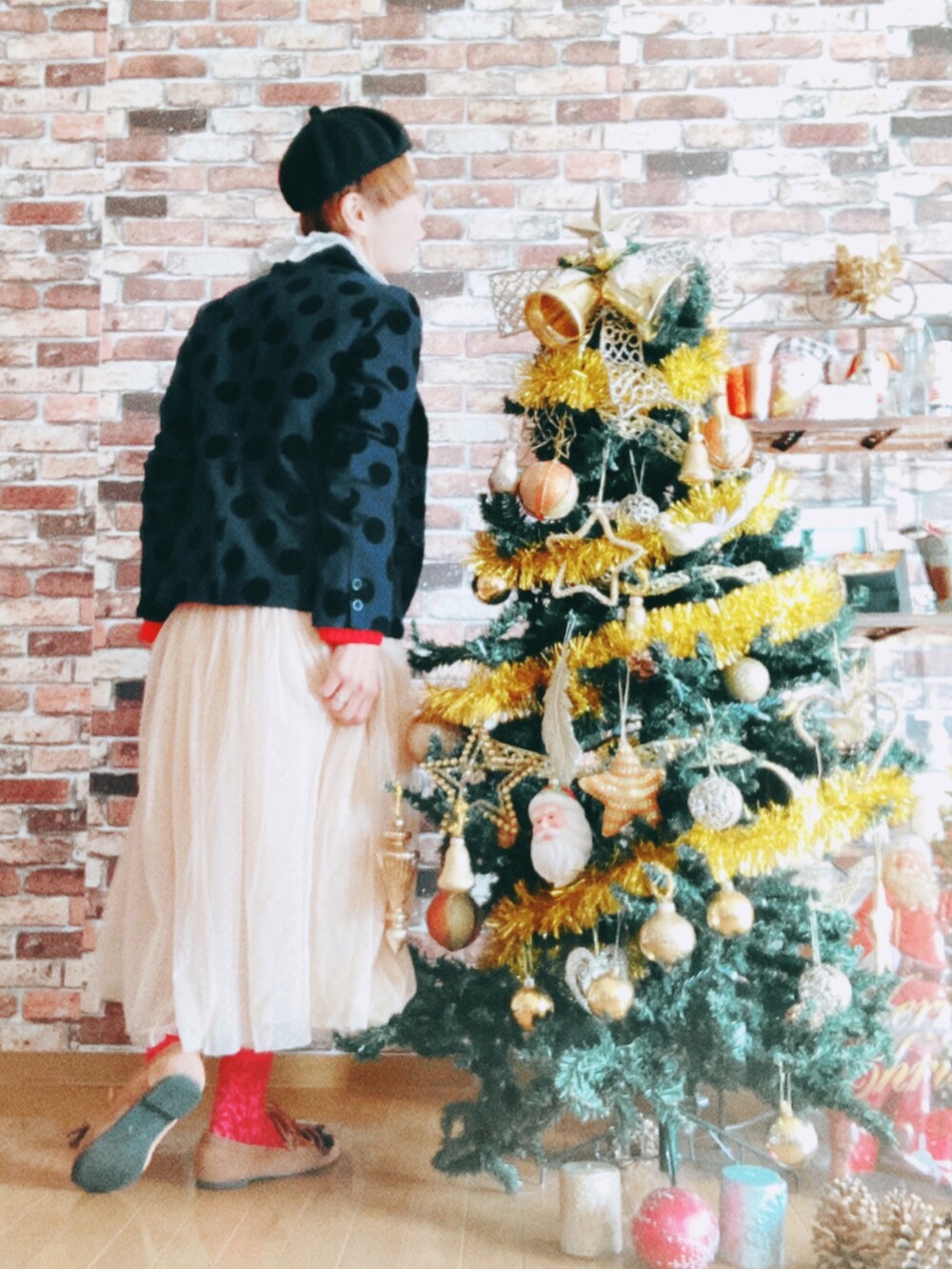 「クリスマスコーデ、リボンタイ、つけ襟、チュールスカート、ビームスボーイ、ドット、ベレー帽、好きな服を着隊、我が道をゆく隊、ジェンダーレス部、WEAR昭和部」｜「BEAMS BOYのBEAMS BOY / フロッキープリント DOT 3ボタン ジャケット（テーラードジャケット、ブルー系）」を使った、ずんちゃ🌞さん（レディース・163cm）の冬コーディネートの2枚目の写真
