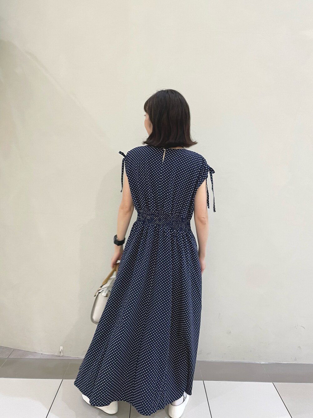 その他のワンピースを着用したレディースの春コーディネートの4枚目の写真