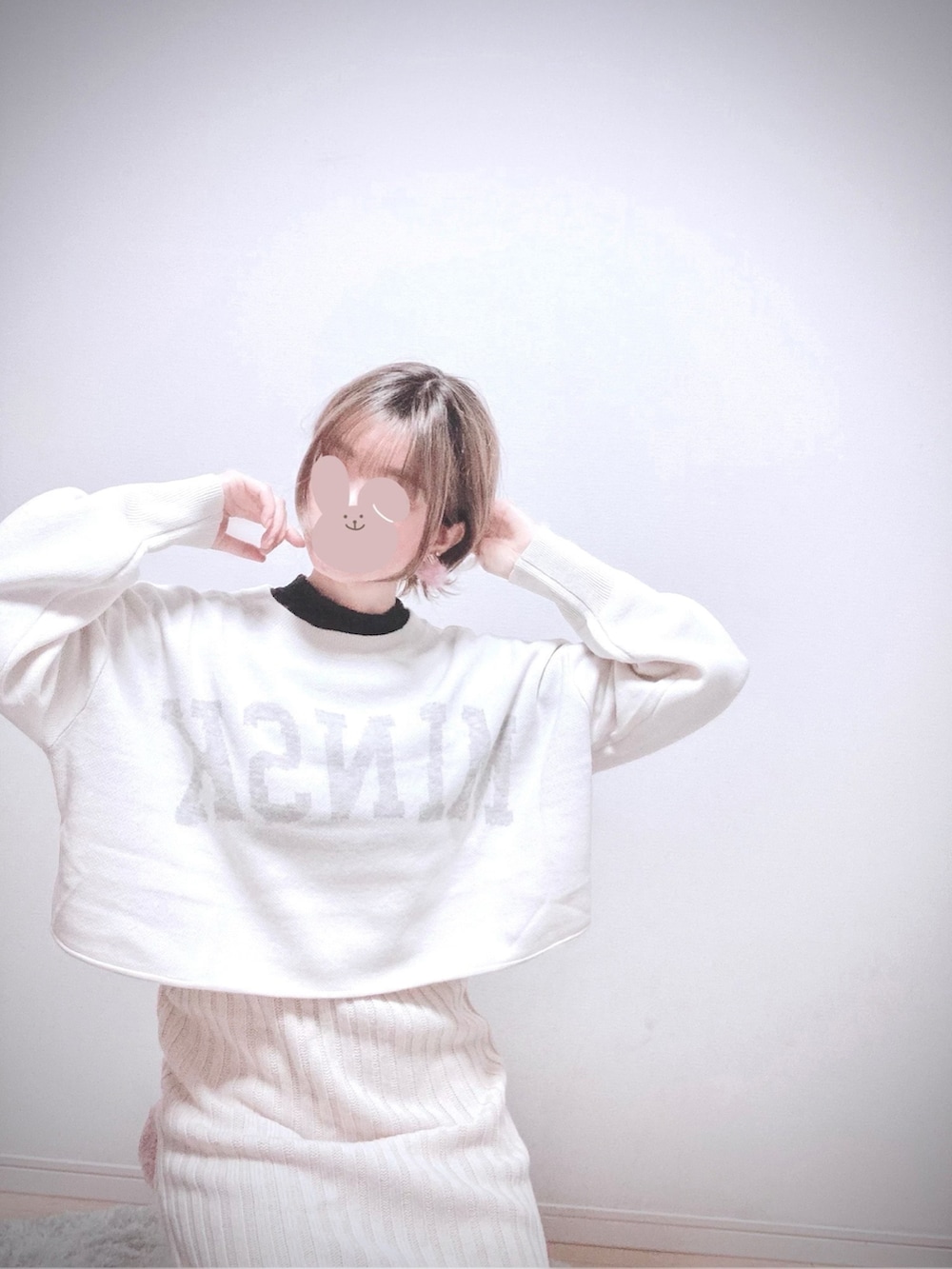 「ニットスカート、ロゴニット、ホワイトコーデ、ホワイトニット、GRL、ニットブーツ」｜「GUのアイテム（トップス、その他）」を使った、Yukko.☃︎さん（レディース・160cm）の秋コーディネートの3枚目の写真