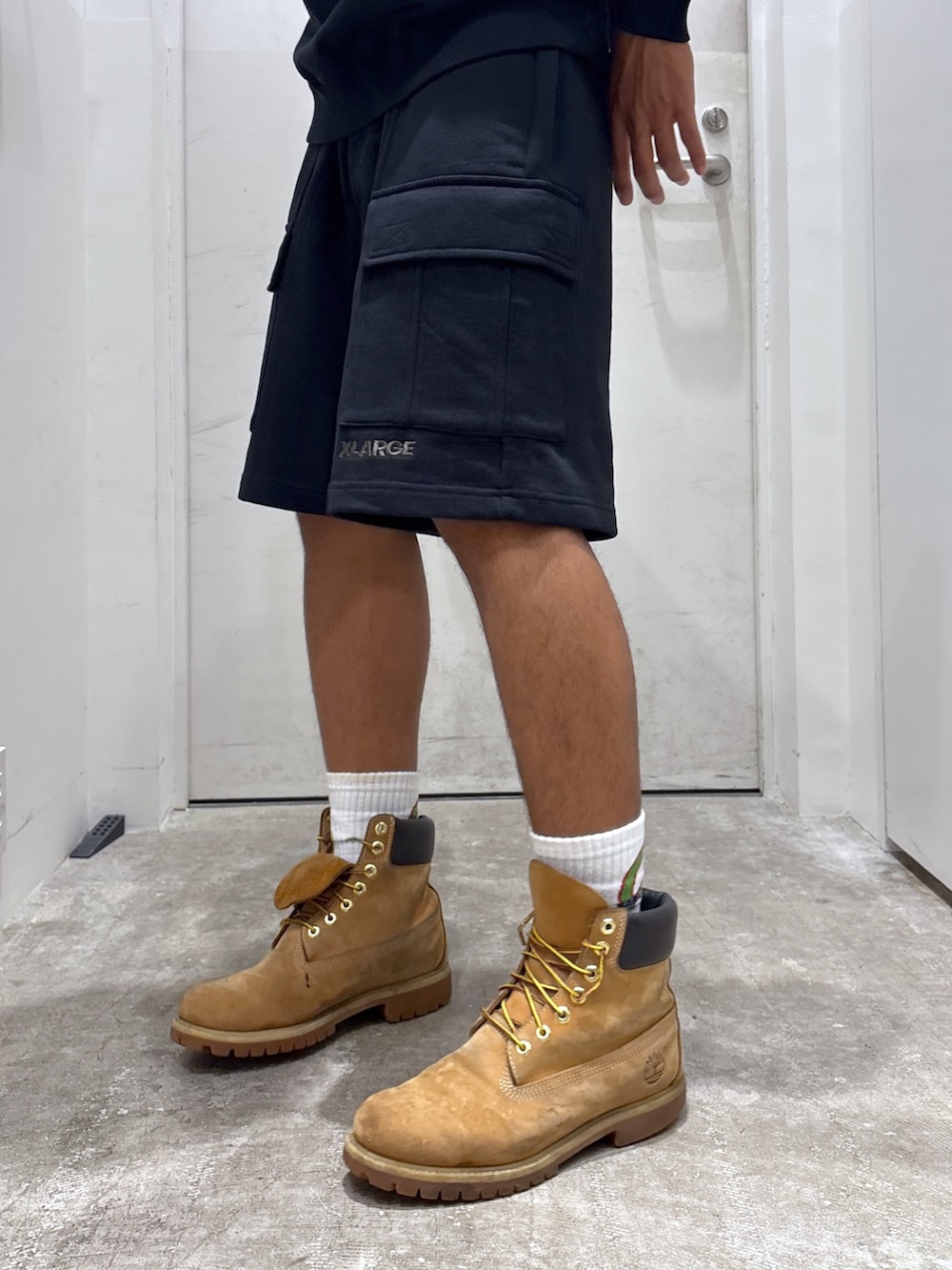 「キャップ、ミリタリージャケット、ハーフパンツ、フォール、XLARGE」｜「XLARGEのWORLDWIDE PLAYERS CAP（キャップ、グレー系）」を使った、CHRISさん（骨格ウェーブ・メンズ・172cm）の夏コーディネートの6枚目の写真