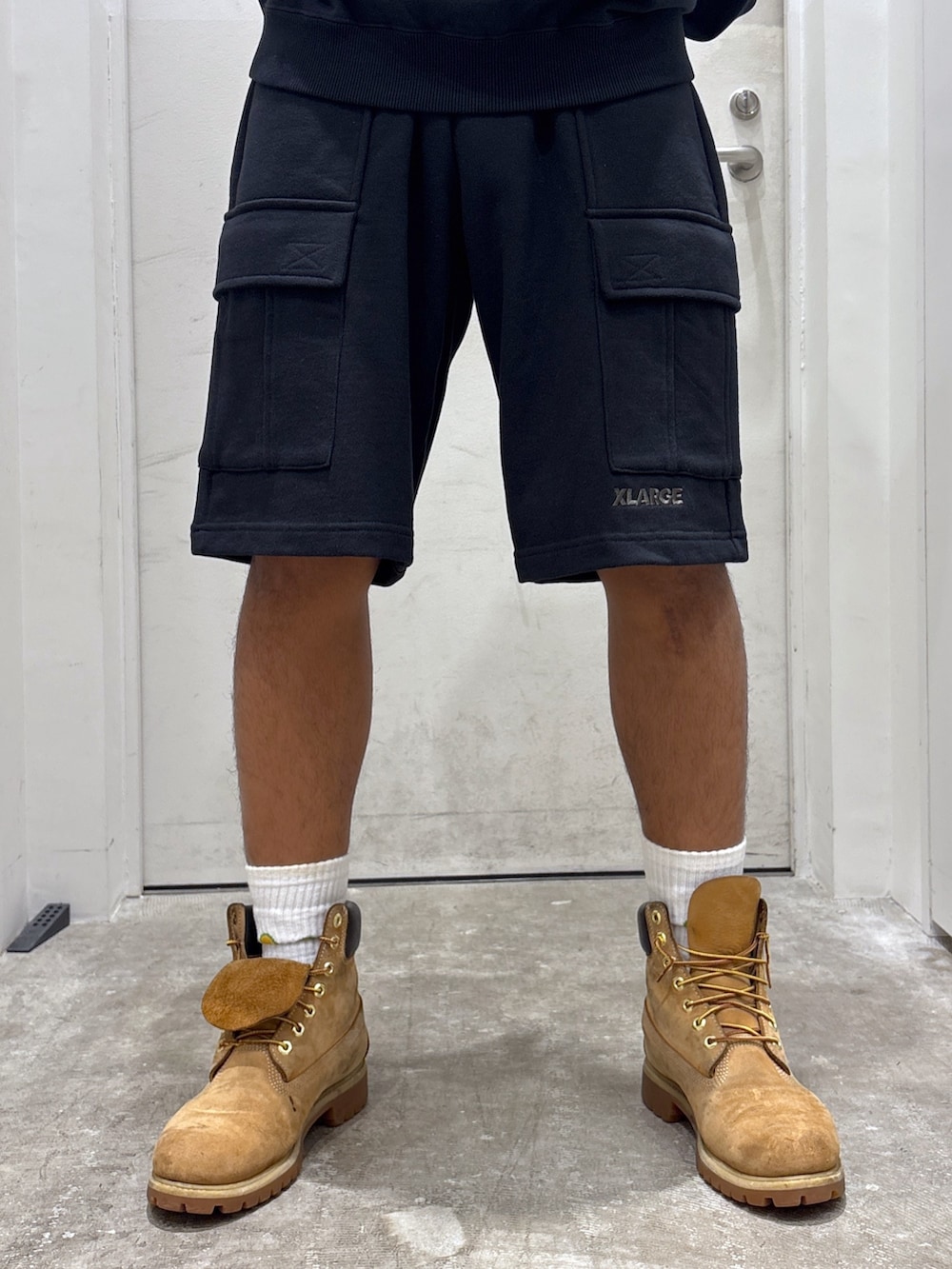 「キャップ、ミリタリージャケット、ハーフパンツ、フォール、XLARGE」｜「XLARGEのWORLDWIDE PLAYERS CAP（キャップ、グレー系）」を使った、CHRISさん（骨格ウェーブ・メンズ・172cm）の夏コーディネートの5枚目の写真