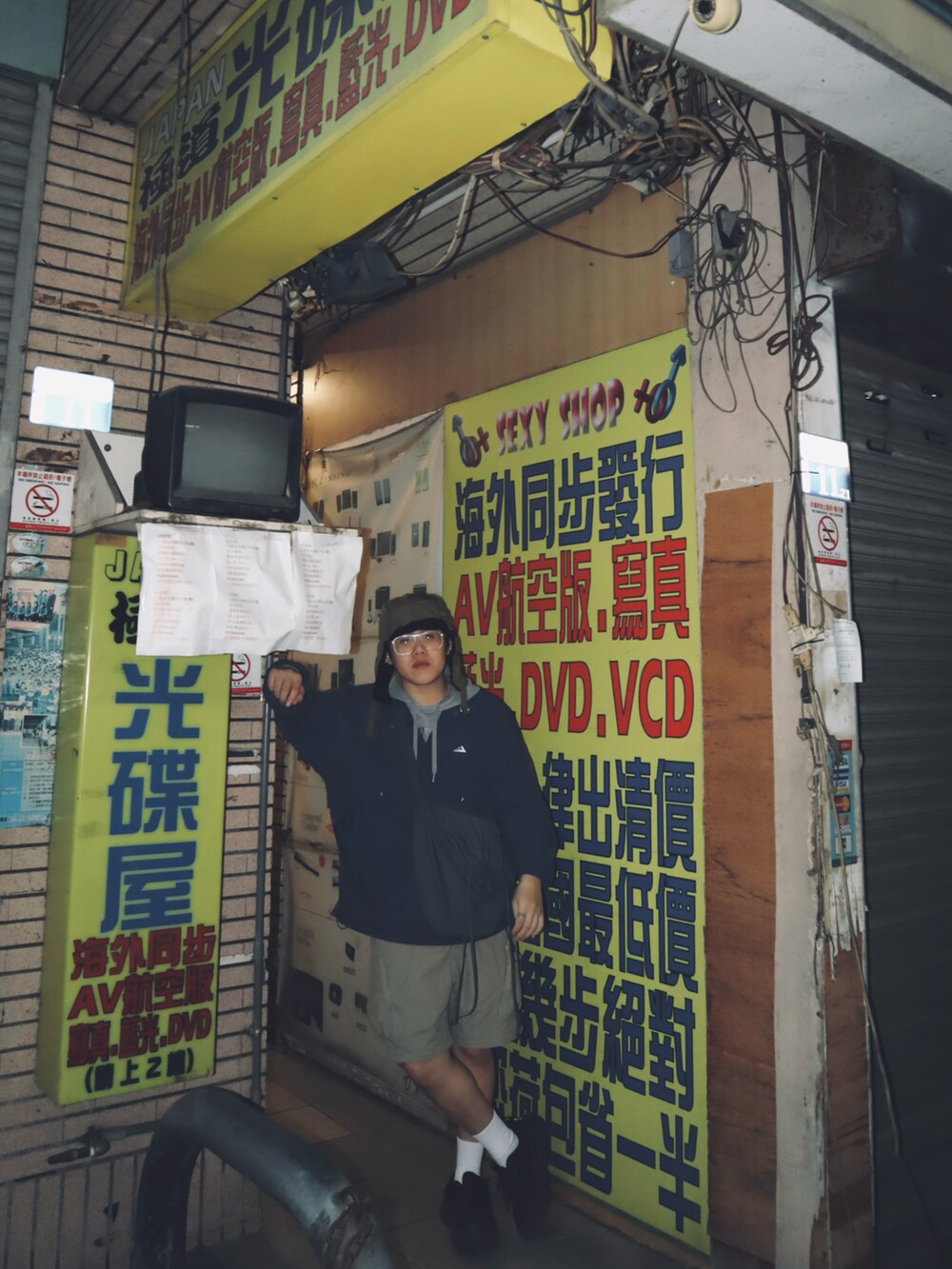 「GUのアイテム（バッグ、グレー系）」を使った、stanley🇹🇼さん（メンズ・170cm）の冬コーディネートの2枚目の写真
