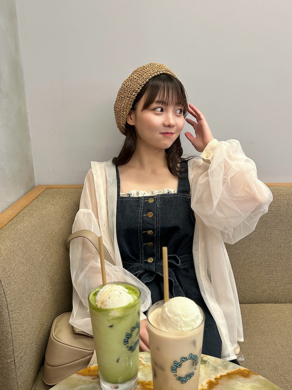 「シアートップス、休日スタイル、きれいめカジュアル、韓国ファッション、デートコーデ、ワンピース、サロペット、デニム、厚底シューズ、サンダル、ベレー帽、カジュアル、シンプル、プチプラ、お出かけコーデ」｜「lawgyのflap gather shoulder bag / フラップギャザーショルダーバッグ（ショルダーバッグ、ベージュ系）」を使った、みさねさん（骨格ストレート・レディース・158cm）の夏コーディネートの5枚目の写真
