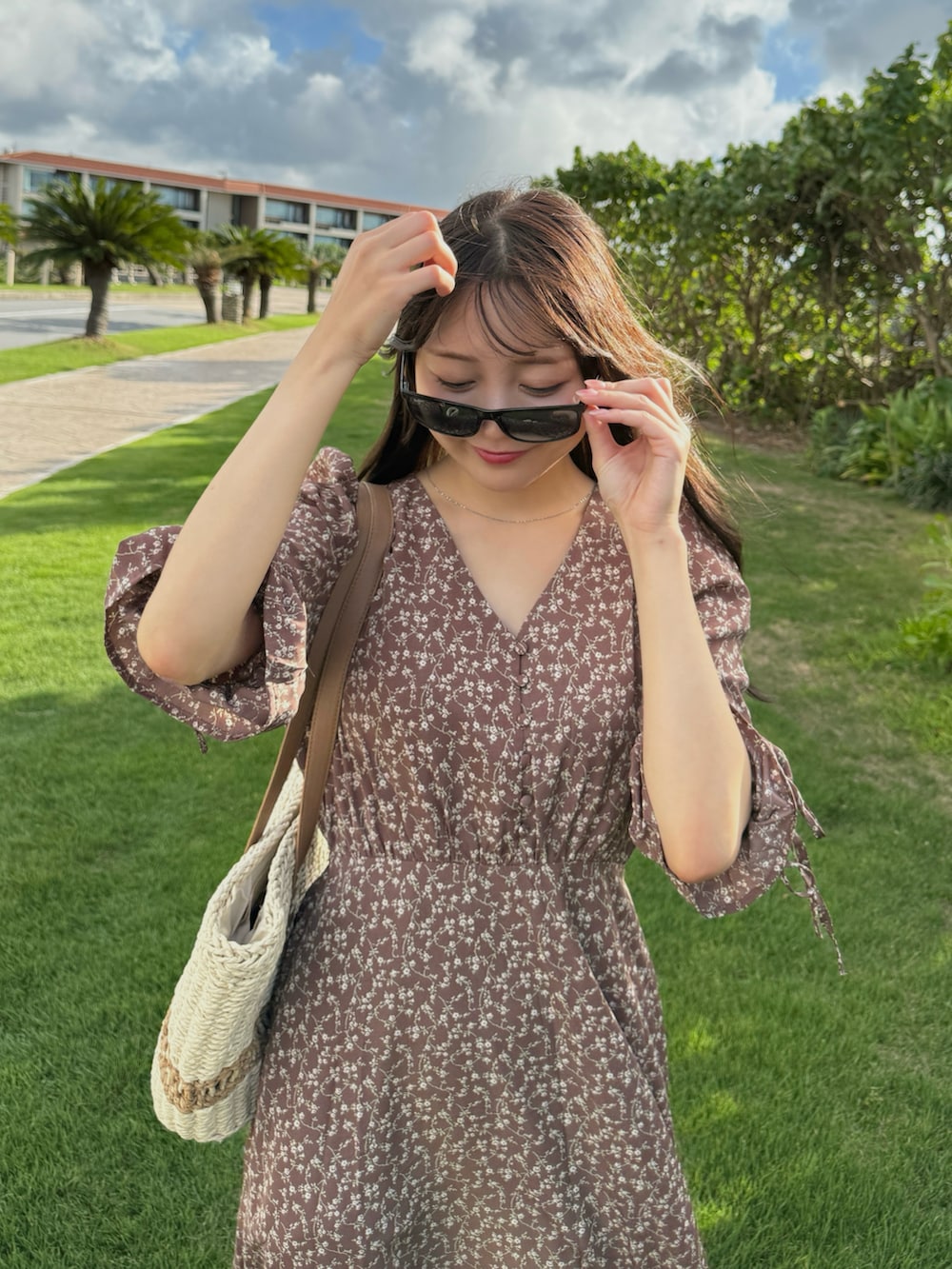 花柄ボリュームスリーブマキシ丈ワンピースを使った人気ファッション