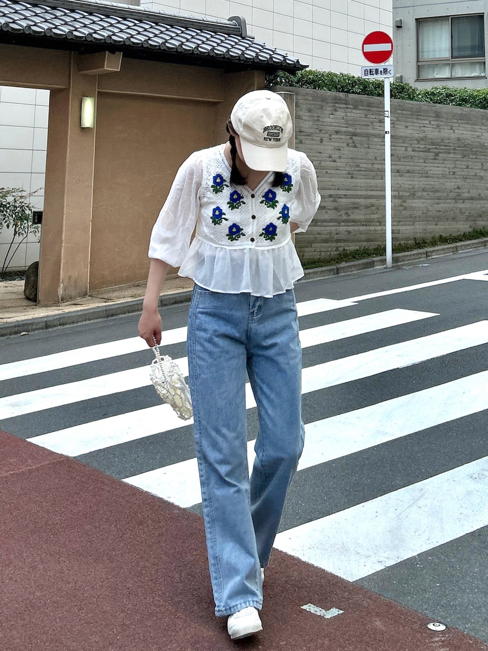 みさねさんの「ハイウエストデニムワイドパンツ（Cham.）」を使ったコーディネートの2枚目の写真