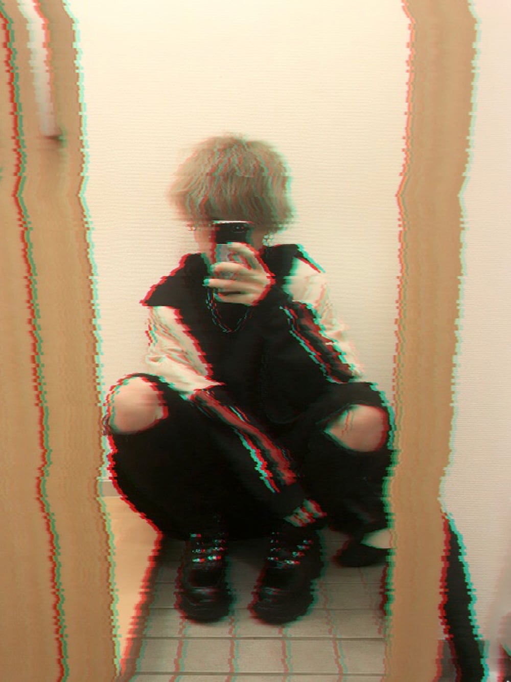 「お洒落さんとつながりたい、休日スタイル、ブラック、adrer」｜「ADRERのextra quality wide sleeve long-T/エクストラクオリティワイドスリーブロンT（Tシャツ/カットソー、ブラック系）」を使った、おりょーさん（メンズ・170cm）の春コーディネートの2枚目の写真