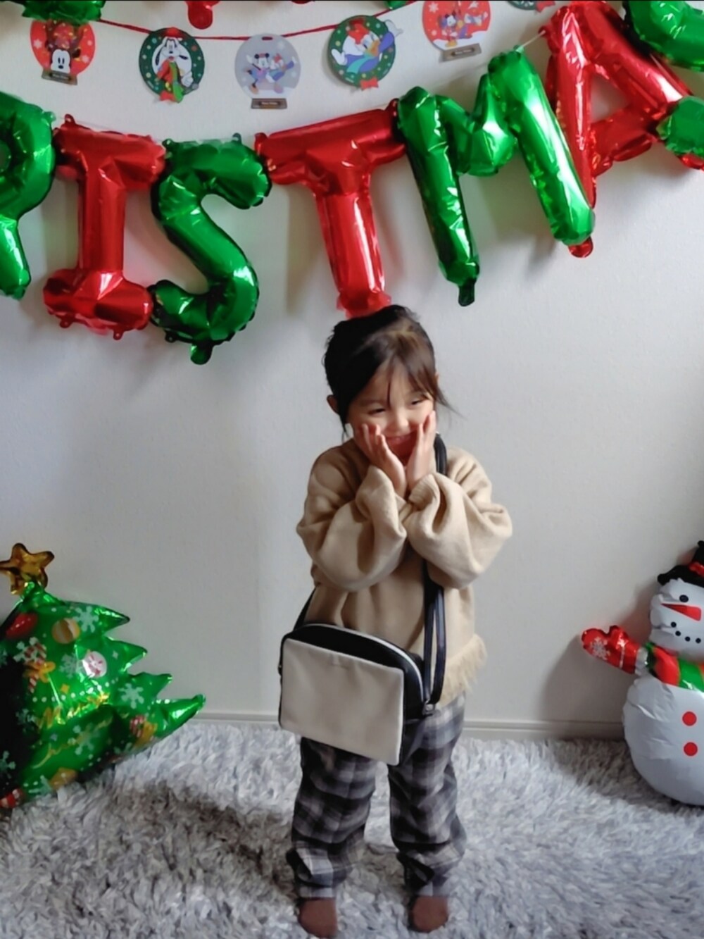 rinさんの「kids ウールタッチチェック柄パンツ（lulpini）」を使ったコーディネートの2枚目の写真