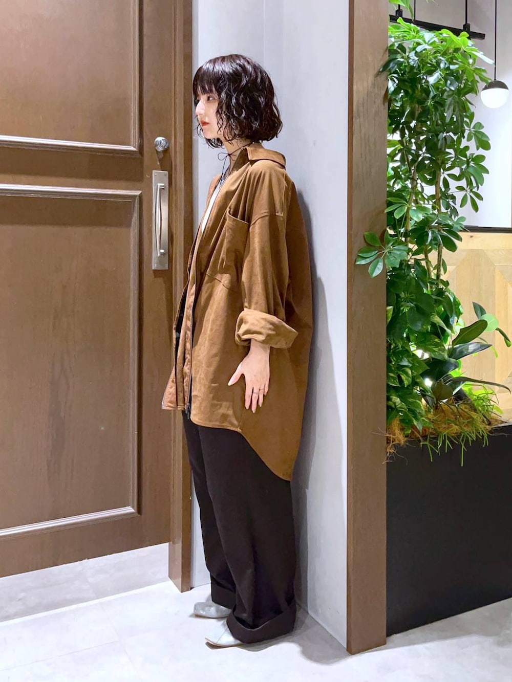 「ジャケット、ジャケットスタイル、タンクトップ、ワイドパンツ、チノパン、低身長、個性派、カジュアル、ストリート、きれいめ、オーバーサイズ、RAGEBLUE」｜「RAGEBLUEのベルト付きチノワイドストレートパンツ（チノパンツ、ブラウン系）」を使った、nasuumy10さん（レディース・151cm）の夏コーディネートの4枚目の写真