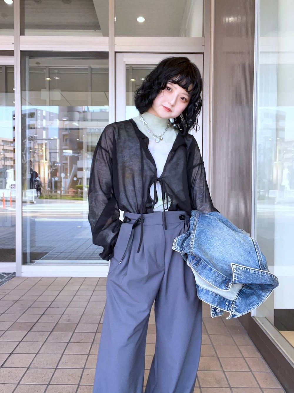 「低身長、個性派、カジュアル、ストリート、きれいめ、オーバーサイズ、RAGEBLUE、カーディガン、ワイドパンツ」｜「niko and...のカラーアイライナー[tiny tiny(ティニーティニー)]（アイライナー、その他）」を使った、nasuumy10さん（レディース・151cm）の春コーディネートの2枚目の写真