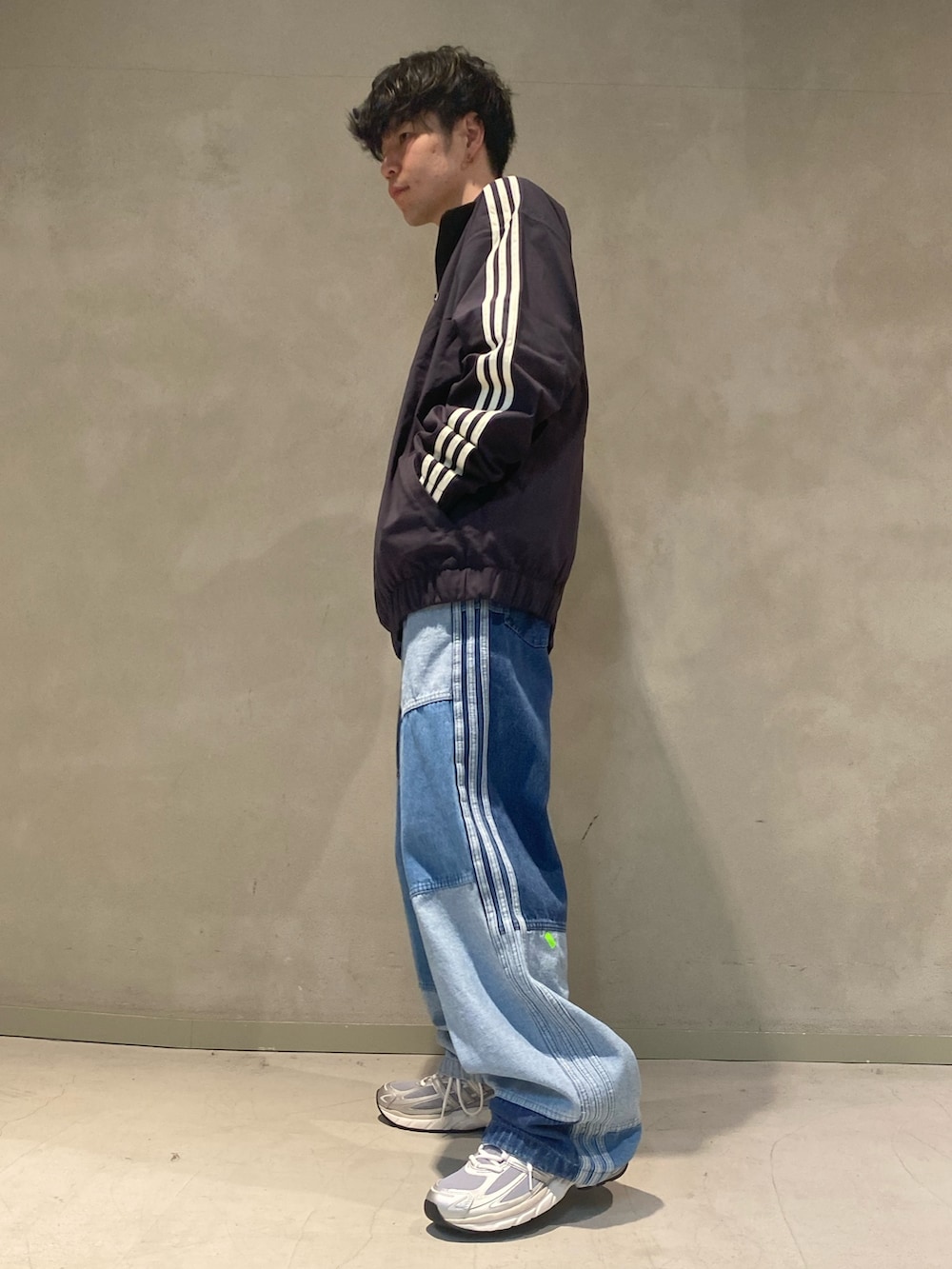 「スニーカー、デニム、adidas、ジャージ、アディダス、adidas originals、トラックジャケット、スケートボーディング、クセニア・シュナイダー、アディスター」｜「adidasのスケートボーディング ファイヤーバード トラックジャケット（ジェンダーニュートラル） / アディダスオリジナルス adidas Originals（ナイロンジャケット、ブラック系）」を使った、Sotaさん（メンズ・168cm）の春コーディネートの2枚目の写真