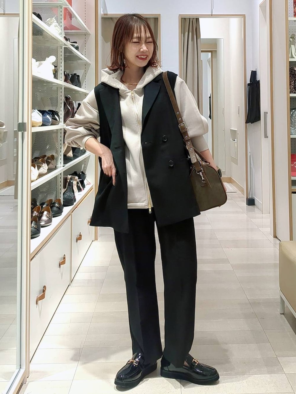 「着痩せ・細見え、ママコーデ、きれいめ、ベーシック/シンプル、カジュアル、GLOBAL WORK、体型カバー」|「JEANASISのオーバルバックルベルト/103527(ベルト、ブラック系)」を使った、せこ子さん(レディース・159cm)の春コーディネートの5枚目の写真