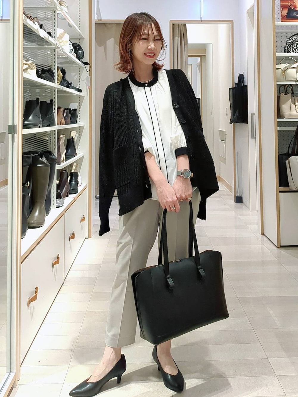 「きれいめ、ベーシック/シンプル、着痩せ・細見え、ママコーデ、体型カバー、カジュアル、GLOBAL WORK」|「GLOBAL WORKのGOODデニムバギーパンツ/118365(デニムパンツ、ブルー系)」を使った、せこ子さん(レディース・159cm)の春コーディネートの6枚目の写真