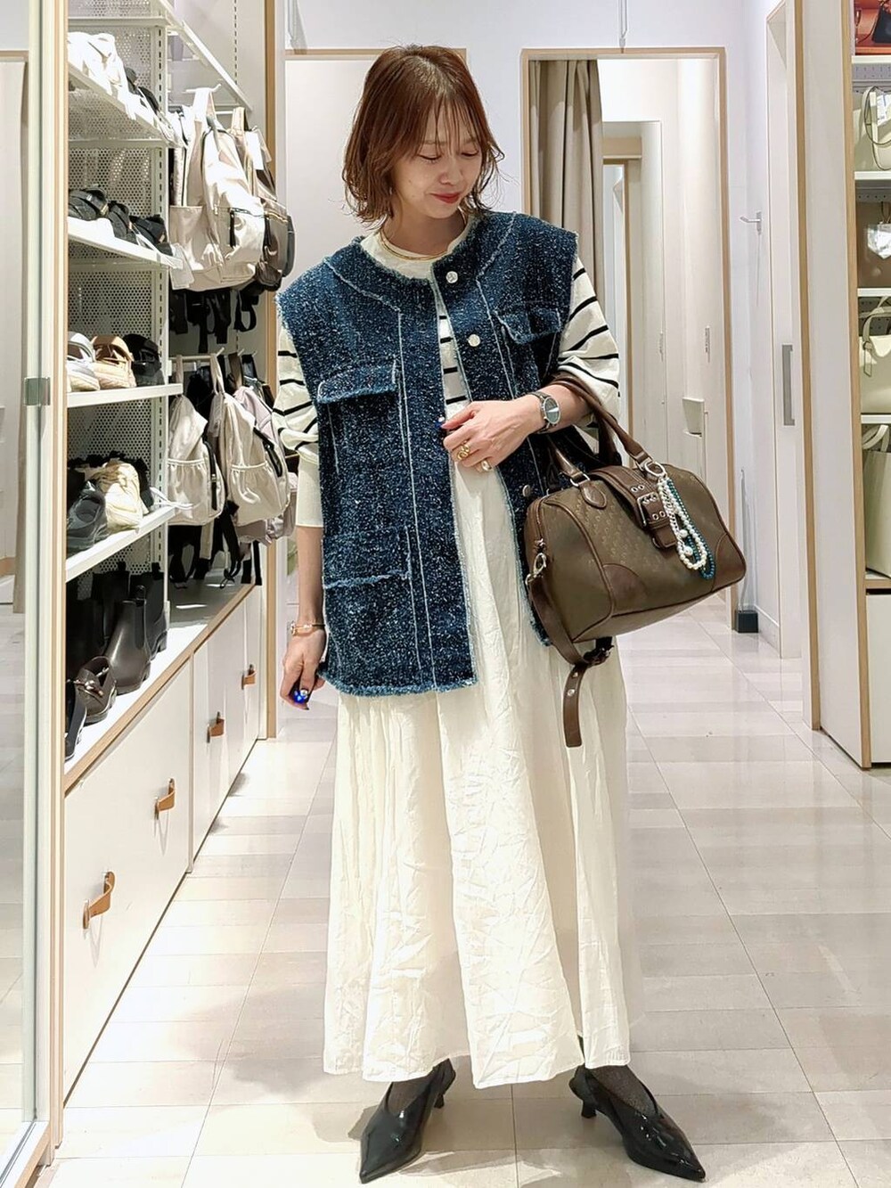 「きれいめ、ベーシック/シンプル、着痩せ・細見え、ママコーデ、体型カバー、カジュアル、GLOBAL WORK」|「LEPSIMのデニムツイードベスト 243476(ベスト、ブルー系)」を使った、せこ子さん(レディース・159cm)の春コーディネートの3枚目の写真