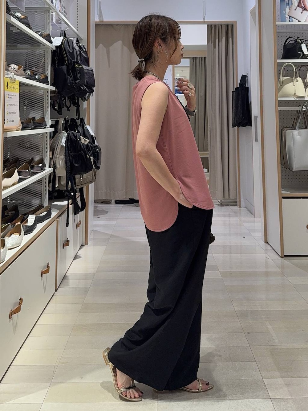 「カジュアル、GLOBAL WORK、きれいめ、ベーシック/シンプル、着痩せ・細見え、ママコーデ、体型カバー」|「GLOBAL WORKのラメシャーリング3WAYショルダー/120753(ショルダーバッグ、ブラウン系)」を使った、せこ子さん(レディース・159cm)の夏コーディネートの6枚目の写真