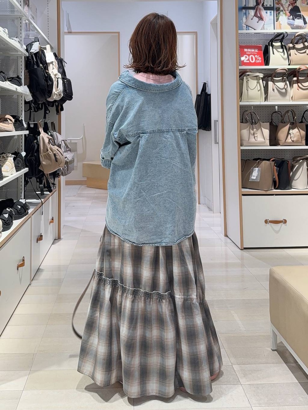 「カジュアル、GLOBAL WORK、着痩せ・細見え、ママコーデ、きれいめ、ベーシック/シンプル、体型カバー」｜「LOWRYS FARMのリボンツキ２ＷＡＹミュール　100500（パンプス、ピンク系）」を使った、せこ子さん（レディース・159cm）の春コーディネートの4枚目の写真