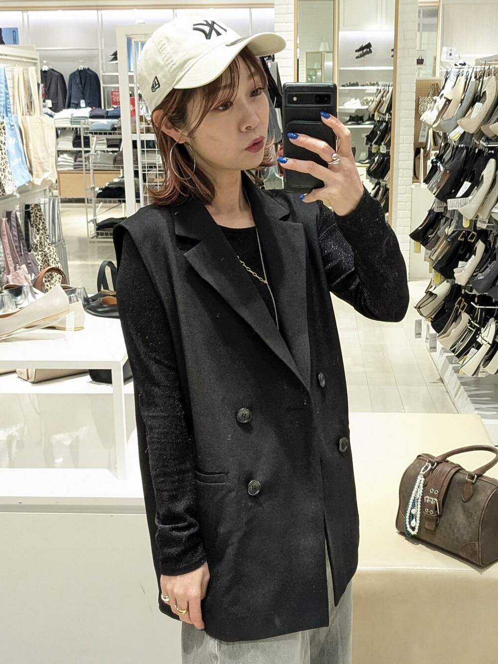 「着痩せ・細見え、ママコーデ、きれいめ、ベーシック/シンプル、カジュアル、GLOBAL WORK、体型カバー」|「JEANASISのオーバルバックルベルト/103527(ベルト、ブラック系)」を使った、せこ子さん(レディース・159cm)の春コーディネートの2枚目の写真