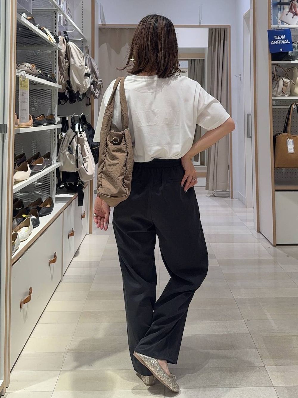 「きれいめ、ベーシック/シンプル、着痩せ・細見え、ママコーデ、体型カバー、カジュアル、GLOBAL WORK」|「GLOBAL WORKのらくっション撥水バレエ/135873(バレエシューズ、ゴールド系)」を使った、せこ子さん(レディース・159cm)の夏コーディネートの9枚目の写真