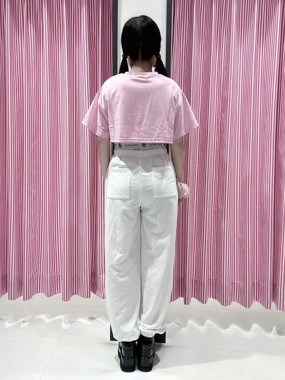 「ダンス、レッスン着、スポーティ、ピンクラテ」｜「PINK-latteの〔るーつくコラボ〕フェイクレイヤードTシャツ（Tシャツ/カットソー、ピンク系）」を使った、まいまい🐰ピンクラテ豊洲店staffさん（レディース・154cm）の秋コーディネートの3枚目の写真