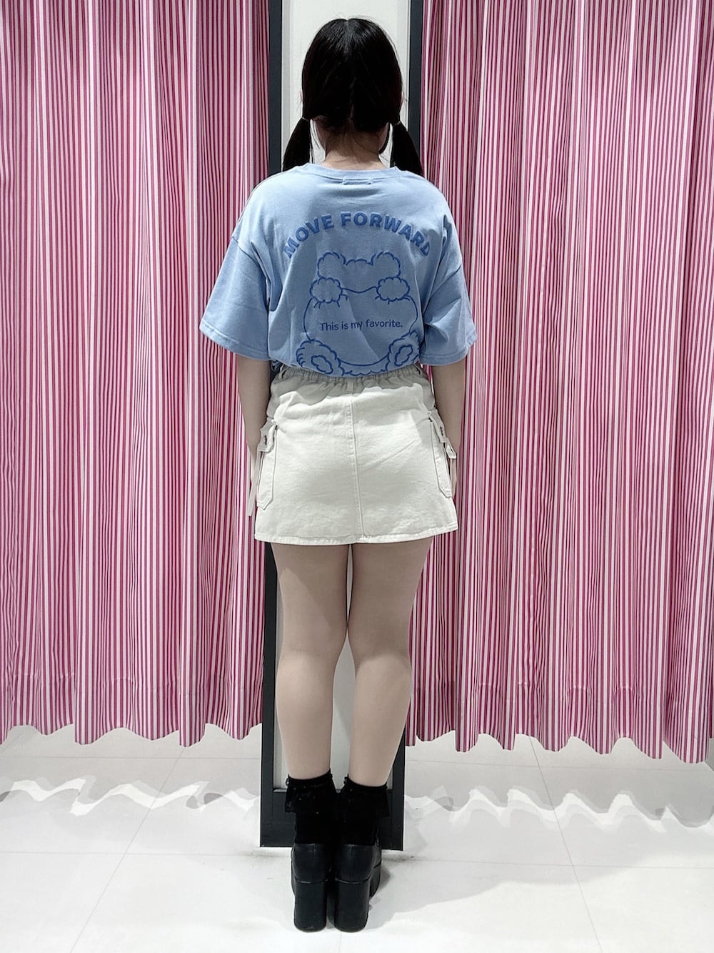 「くまさん、ビッグシルエット、夏コーデ、バレエコア、バケットハット、休日コーデ、ピンクラテ」｜「PINK-latteのバケットハット（ハット、ブラック系）」を使った、まいまい🐰ピンクラテ豊洲店staffさん（レディース・154cm）の夏コーディネートの3枚目の写真
