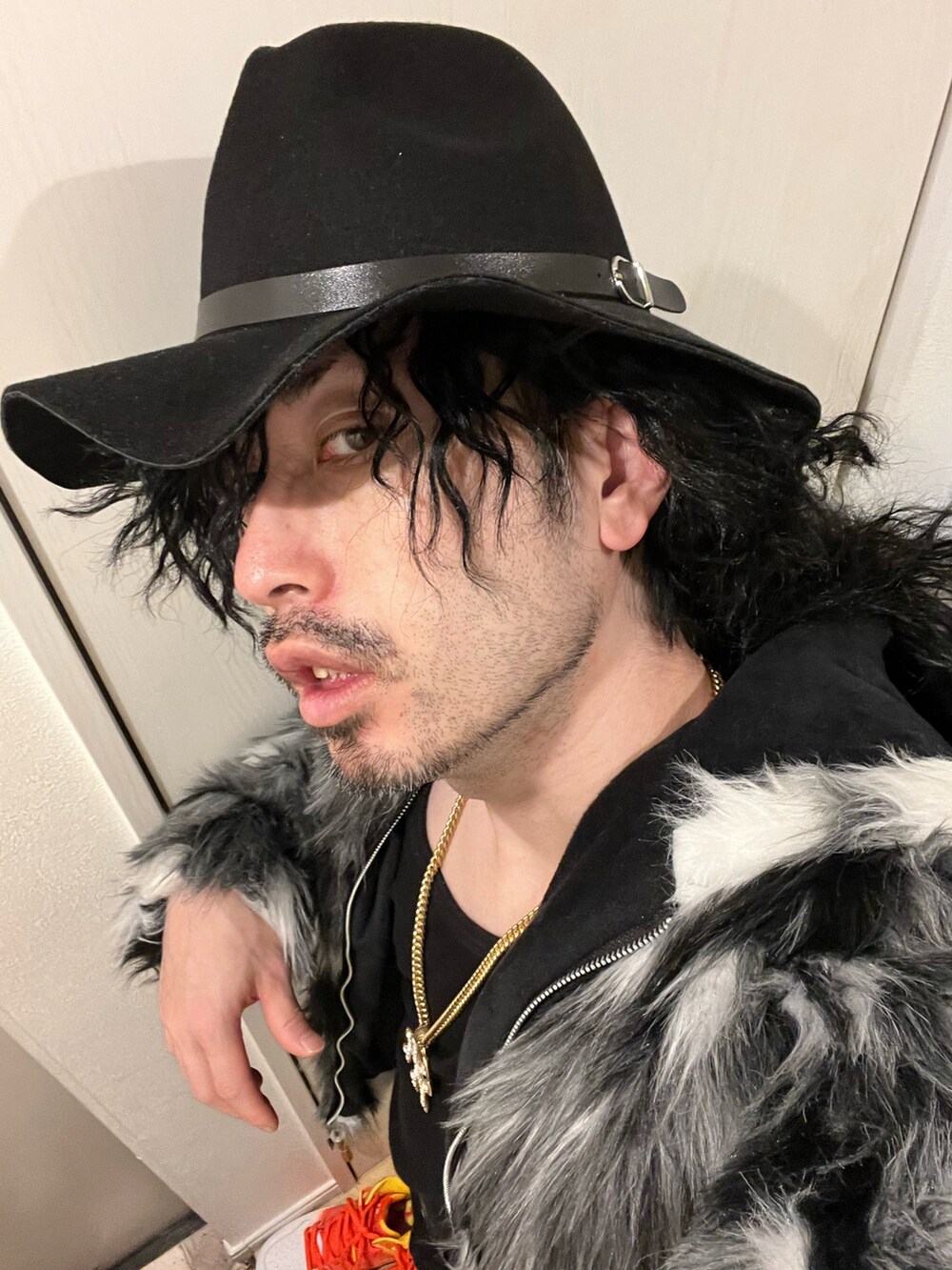 「ファッションを楽しもう、ハロウィン、秋服コーデ、秋冬コーデ、秋冬、秋冬準備はじめました、シンプルスタイル、韓国ファッション、韓国コーデ、お洒落さんとつながりたい、コート、ヒールブーツ、いいね、save、フォローお願いします🤑、過去の投稿も見て頂けたら嬉しいです😊、フォルダインありがとうございます❤︎」｜「glabellaのglabella / グラベラ / ハイヒール タビブーツ / 足袋 ブーツ / ヒールブーツ / ドレスブーツ（ブーツ、ブラック系）」を使った、shinyaさん（メンズ・168cm）の秋コーディネートの5枚目の写真