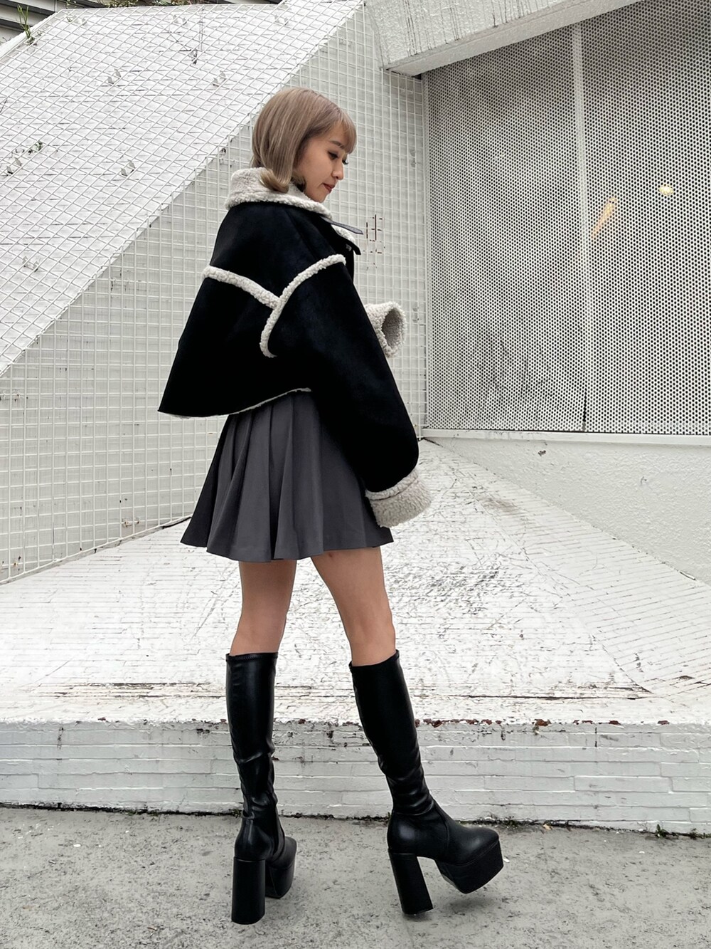 熊澤姫奈さんの「グローブタートルリブショートトップス（EVRIS）」を使ったコーディネートの2枚目の写真