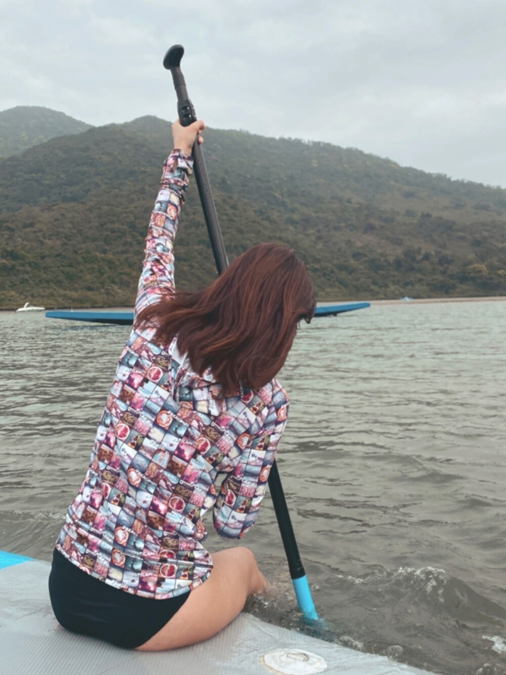 ブラック系の水着、その他の水着/着物・浴衣を着用したレディースの春コーディネートの2枚目の写真