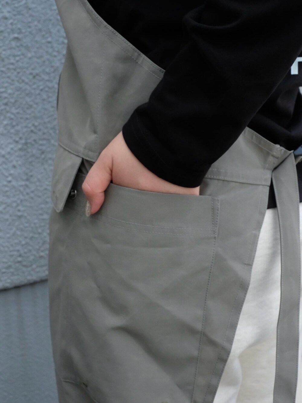 「Snow PeakのPe/Co Weather Apron（エプロン、グレー系）」を使った、Shiho Watanabeさん（レディース・164cm）の夏コーディネートの8枚目の写真