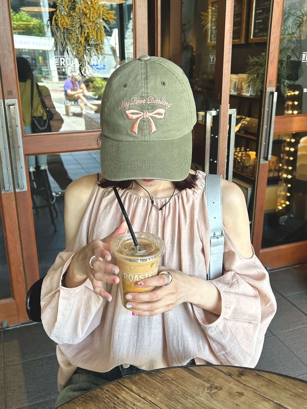 「mysticの【もりすず企画】肩開きブラウス（シャツ/ブラウス、ピンク系）」を使った、akaneさん（レディース・154cm）の夏コーディネートの3枚目の写真