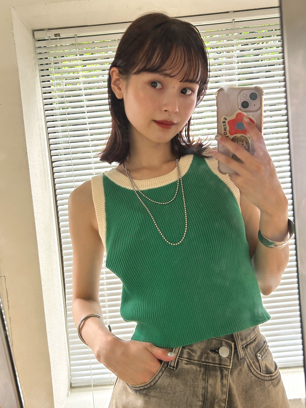 「mysticのアイテム（タンクトップ、グリーン系）」を使った、akaneさん（レディース・154cm）の夏コーディネートの3枚目の写真
