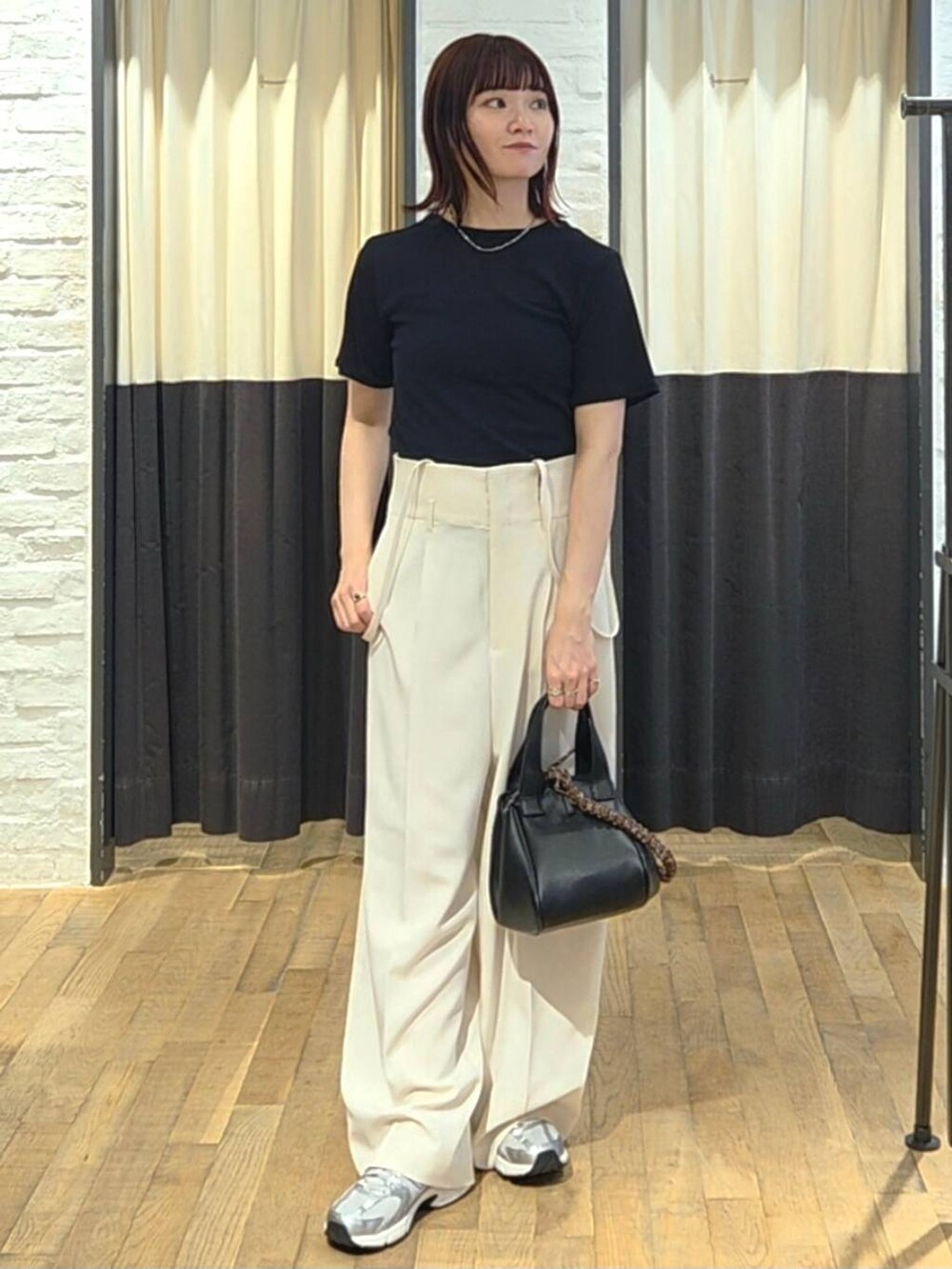 「カジュアル、体型カバー、ベーシック/シンプル、楽ちんコーデ、夏コーデ、SNAP_apart by lowrys、骨格ストレート、低身長、着痩せ、ゆったり、apart by lowrys、シンプルコーデ、お仕事コーデ_apart by lowrys」｜「A part byの≪追加2≫SUS/ビーズネックレス（ネックレス、シルバー系）」を使った、ノノカさん（レディース・156cm）の夏コーディネートの7枚目の写真