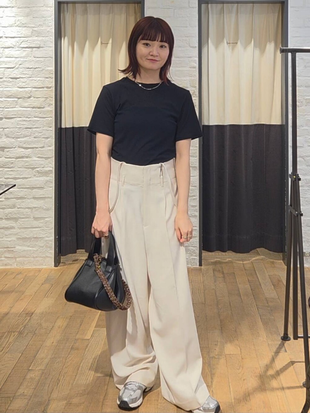 「カジュアル、体型カバー、ベーシック/シンプル、楽ちんコーデ、夏コーデ、SNAP_apart by lowrys、骨格ストレート、低身長、着痩せ、ゆったり、apart by lowrys、シンプルコーデ、お仕事コーデ_apart by lowrys」｜「A part byの≪追加2≫SUS/ビーズネックレス（ネックレス、シルバー系）」を使った、ノノカさん（レディース・156cm）の夏コーディネートの6枚目の写真