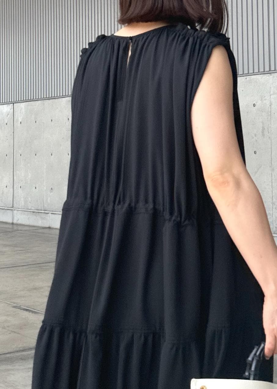 「初夏コーデ、夏コーデ、授業参観日コーデ、運動会コーデ、デートコーデ、お出かけコーデ、旅行コーデ、アウトドアコーデ、フェスコーデ、推し活コーデ、女子会コーデ、モード、大人カジュアル、スカートスタイル、体型カバー」｜「E'PORの【E'POR】BAMBOO BAG Large【通勤】【A4対応】【25SS】（トートバッグ、ホワイト系）」を使った、かおちゃんさん（レディース・156cm）の夏コーディネートの5枚目の写真